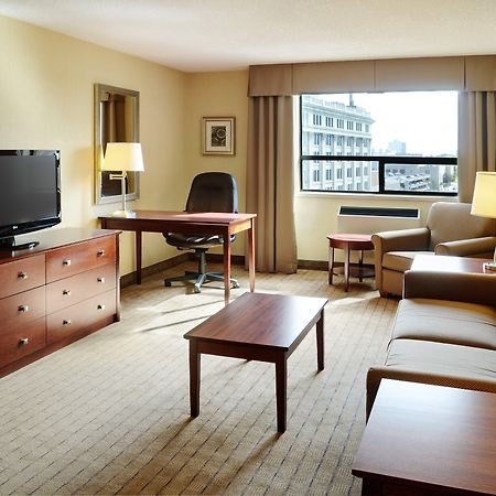 Holiday Inn & Suites Winnipeg Downtown By Ihg Bagian luar foto