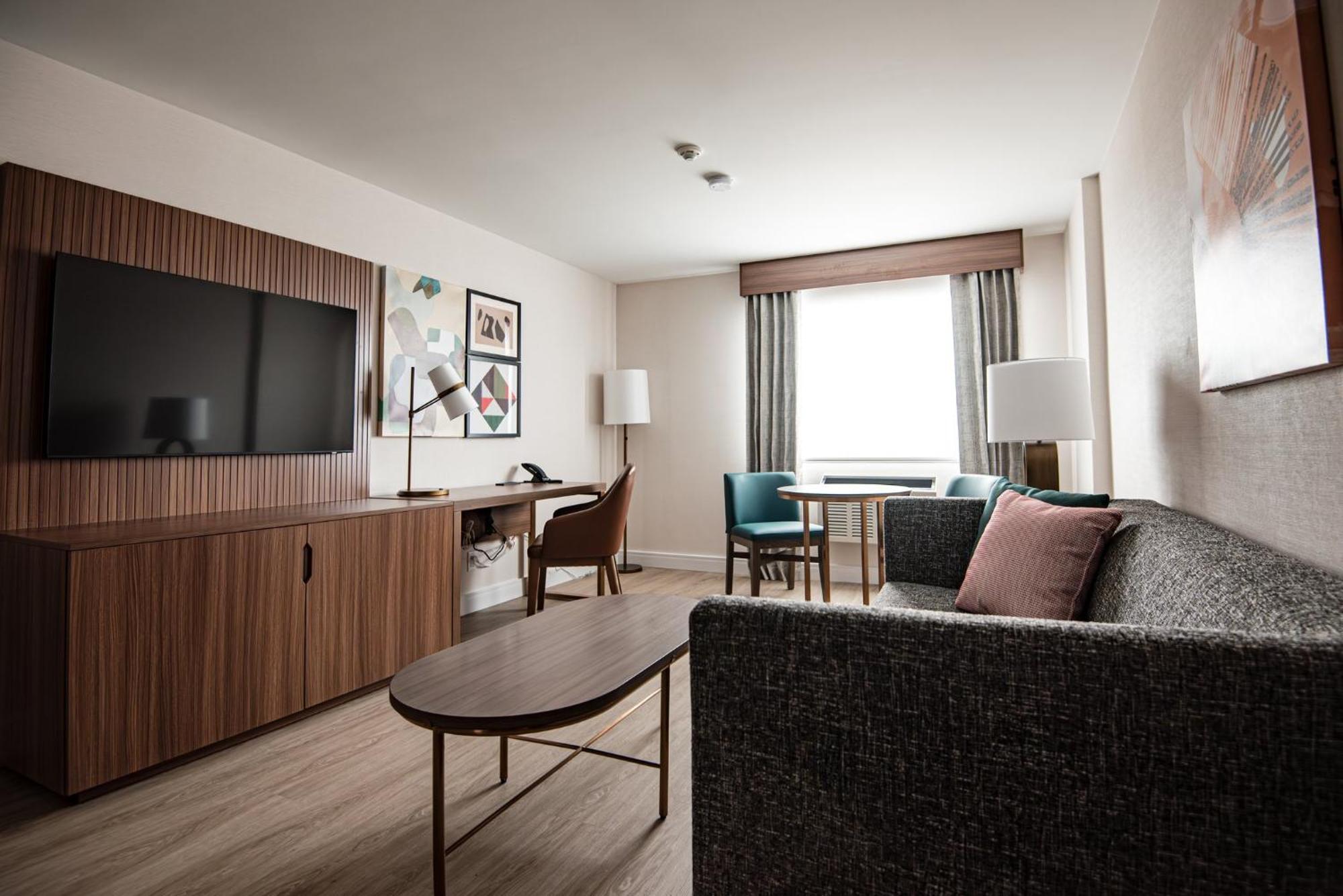 Holiday Inn & Suites Winnipeg Downtown By Ihg Bagian luar foto