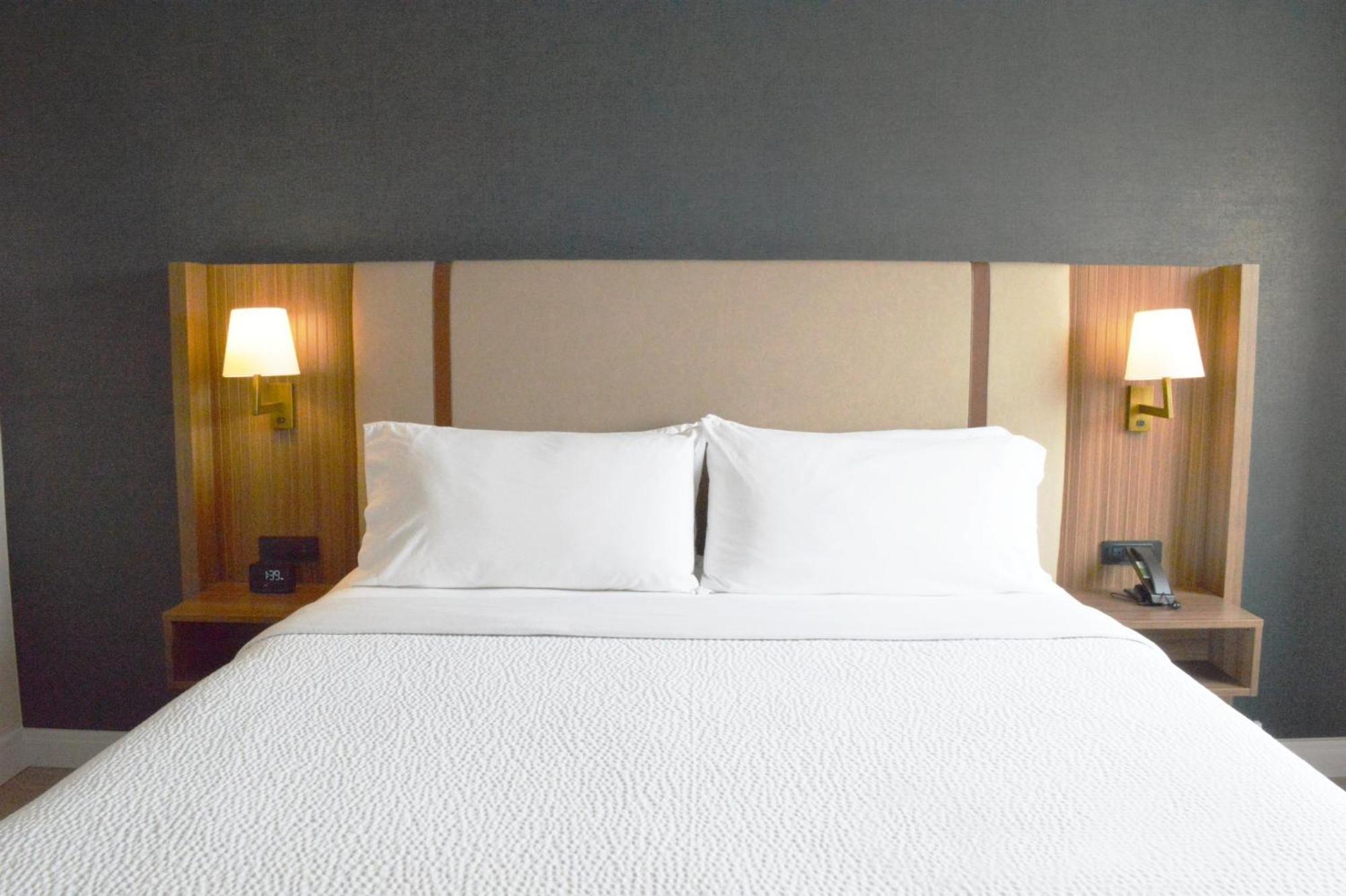 Holiday Inn & Suites Winnipeg Downtown By Ihg Bagian luar foto
